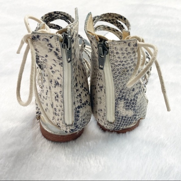 Free People Juliette Wrap Leather Sandals Snakeskin Print Flats Gladiator - Picture 7 of 10